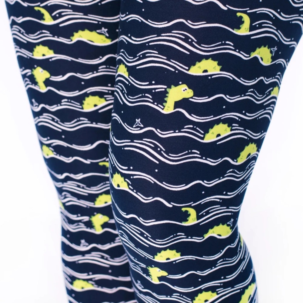 Sweetlegs NWT into the deep petite